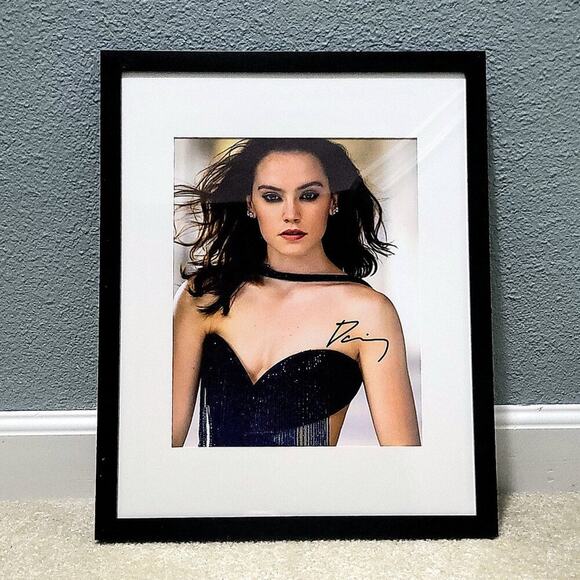 Daisy Ridley Star Wars Autographed 11X14 Framed & Matted with COA Rey Skywalker - Picture 1 of 4